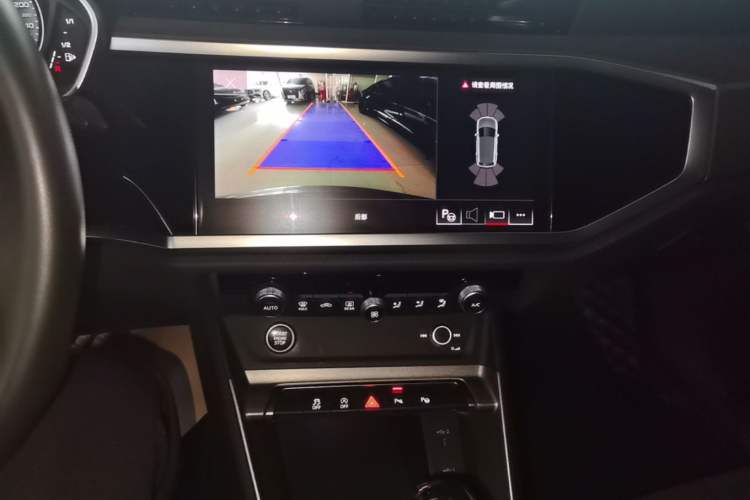 Used Audi Q3 2023 35 TFSI Fashion Dynamic Model (1.5T) Audio And AC Panel