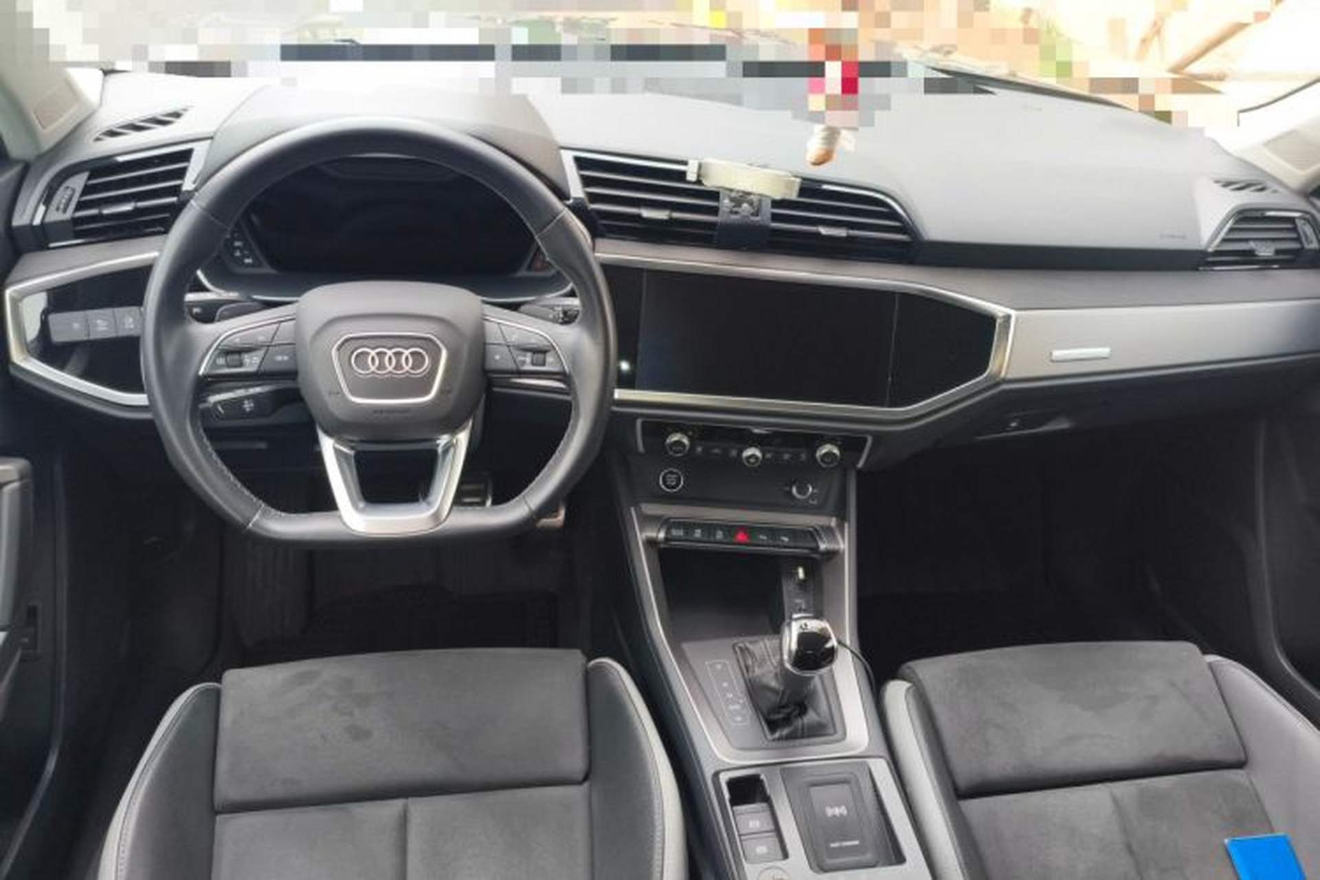 Used Audi Q3 2023 Updated 40 TFSI Fashionable and Dynamic Version Center Console
