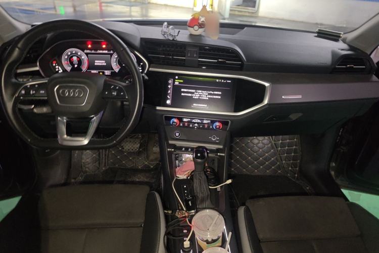 Used Audi Q3 2023 35 TFSI Fashion Dynamic Model (1.5T) Center Console