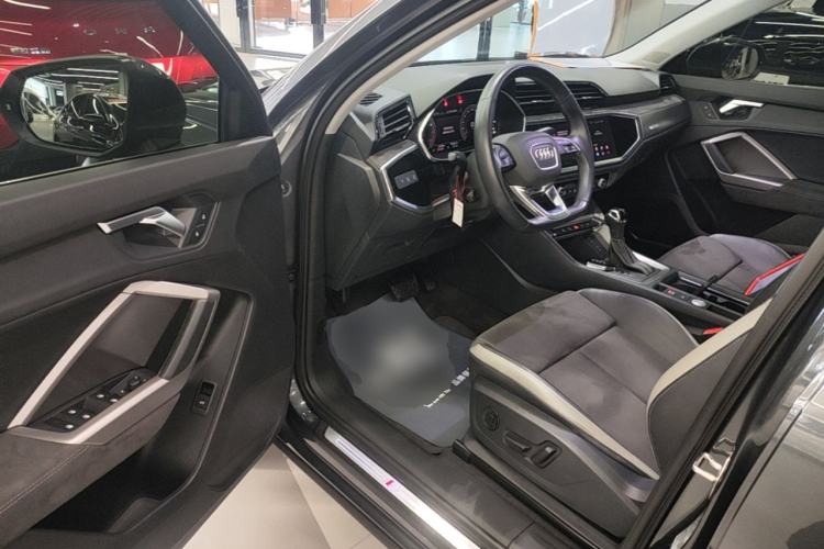 Used Audi Q3 2023 35 TFSI Fashion Dynamic Model (1.5T) Driver Seat
