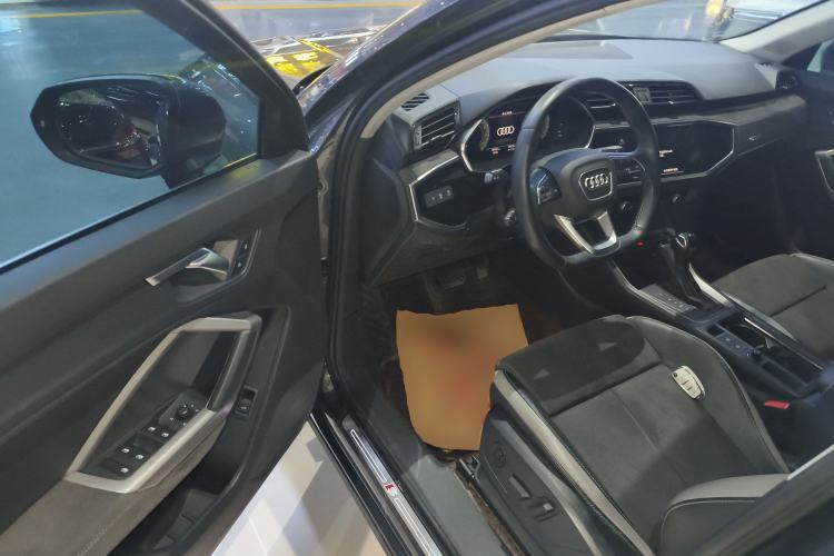 Used Audi Q3 2023 35 TFSI Fashion Dynamic Model (1.5T) Driver Seat