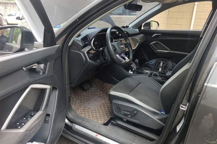 Used Audi Q3 2023 35 TFSI Fashion Dynamic Model (1.5T) Driver Seat