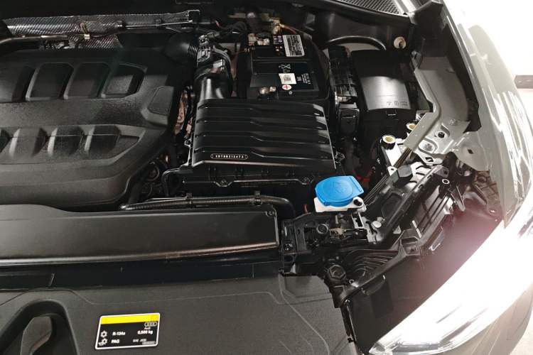 Used Audi Q3 2023 Updated 40 TFSI Fashionable and Dynamic Version Engine Bay Left