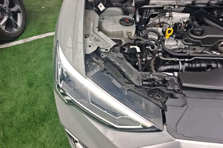Used Audi Q3 2023 35 TFSI Fashion Dynamic Model (1.5T) Engine Bay Right