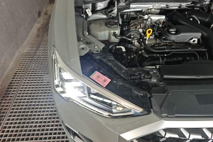 Used Audi Q3 2023 35 TFSI Fashion Dynamic Model (1.5T) Engine Bay Right