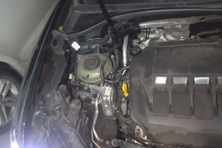 Used Audi Q3 2023 40 TFSI Fashion Dynamic Model Engine Bay Right