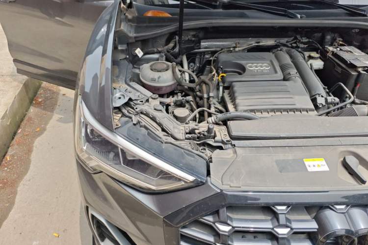 Used Audi Q3 2023 35 TFSI Fashion Dynamic Model (1.4T) Engine Bay Right