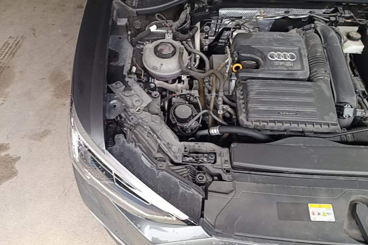 Used Audi Q3 2023 35 TFSI Fashion Dynamic Model (1.4T) Engine Bay Right