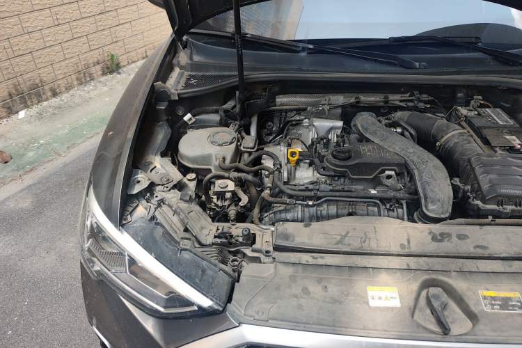 Used Audi Q3 2023 35 TFSI Fashion Dynamic Model (1.5T) Engine Bay Right