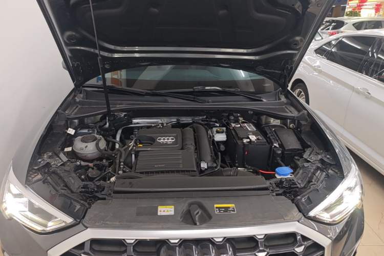 Used Audi Q3 2023 35 TFSI Progressive Dynamic Edition (1.4T) Engine Bay
