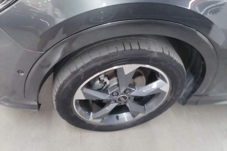 Used Audi Q3 2023 35 TFSI Fashion Dynamic Model (1.4T) Exterior 4