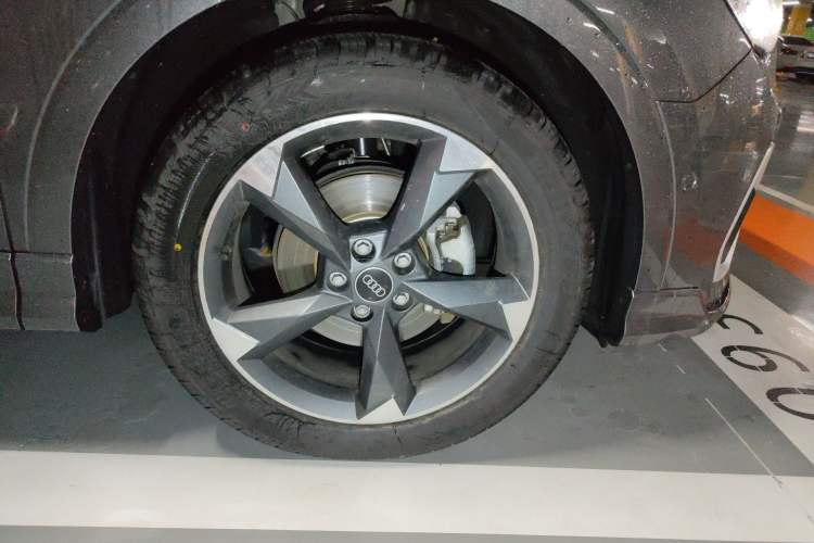 Used Audi Q3 2023 35 TFSI Fashion Dynamic Model (1.4T) Exterior 7
