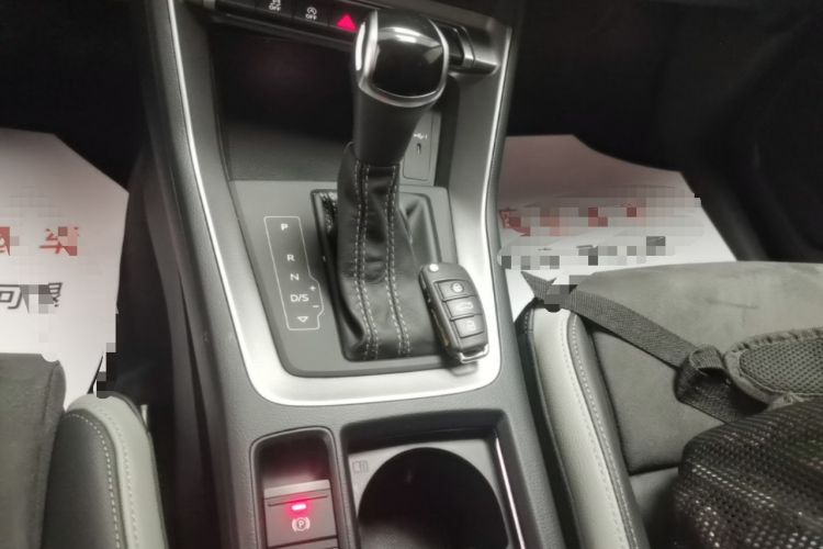 Used Audi Q3 2023 35 TFSI Fashion Dynamic Model (1.4T) Gear Lever