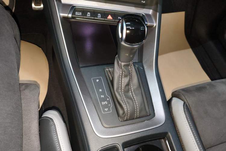Used Audi Q3 2023 40 TFSI Fashion Dynamic Model Gear Lever