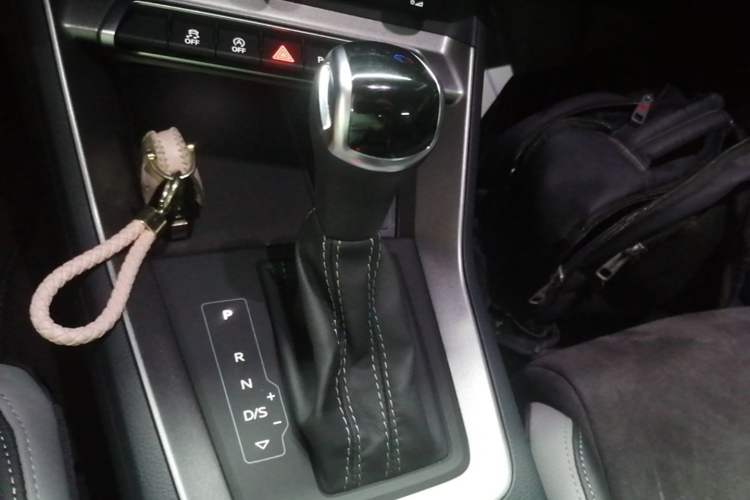 Used Audi Q3 2023 35 TFSI Fashion Dynamic Model (1.4T) Gear Lever