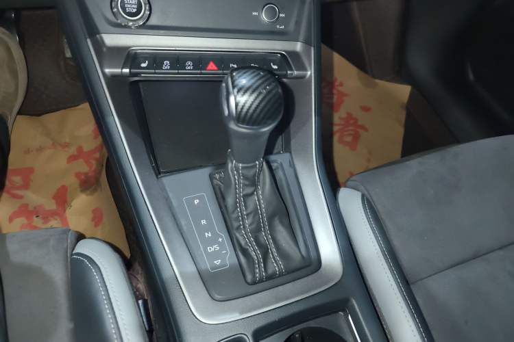 Used Audi Q3 2023 35 TFSI Fashion Dynamic Model (1.5T) Gear Lever