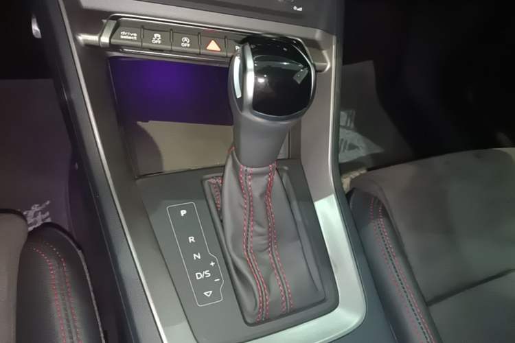 Used Audi Q3 2023 40 TFSI RS Edition Performance Model Gear Lever
