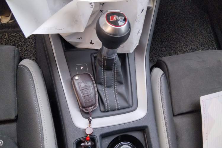Used Audi Q3 2023 Updated 45 TFSI quattro Stylish and Dynamic Edition Gear Lever