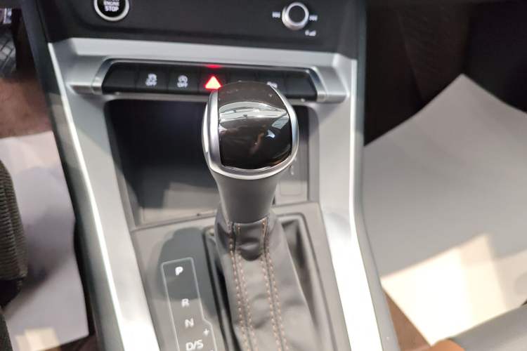 Used Audi Q3 2023 35 TFSI Fashion Elegant Version (1.5T) Gear Lever