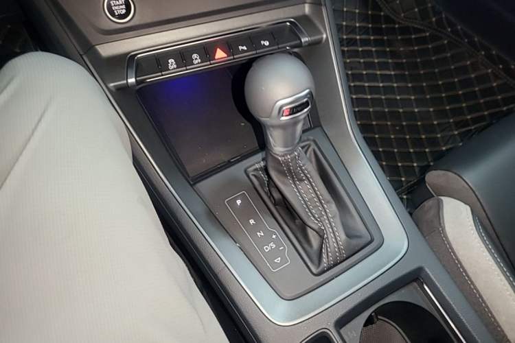 Used Audi Q3 2023 35 TFSI Fashion Dynamic Model (1.5T) Gear Lever