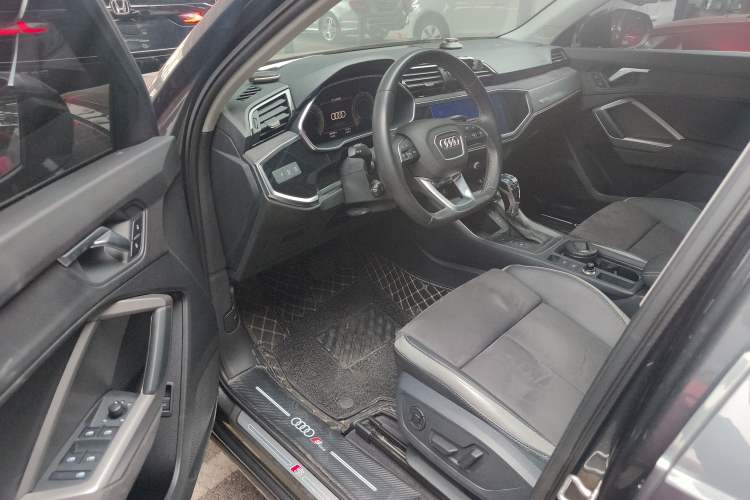 Used Audi Q3 2023 35 TFSI Fashion Dynamic Model (1.4T) Interior 3