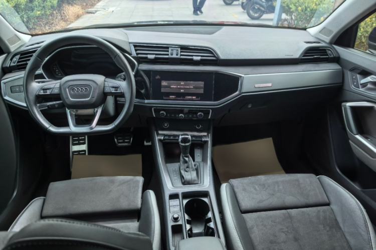 Used Audi Q3 2023 40 TFSI Fashion Dynamic Model Interior 3