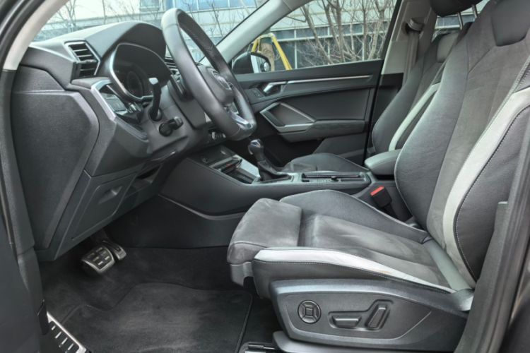 Used Audi Q3 2023 40 TFSI Fashion Dynamic Model Interior 4