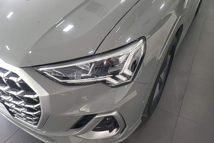 Used Audi Q3 2023 35 TFSI Fashion Dynamic Model (1.5T) Left Front Headlight