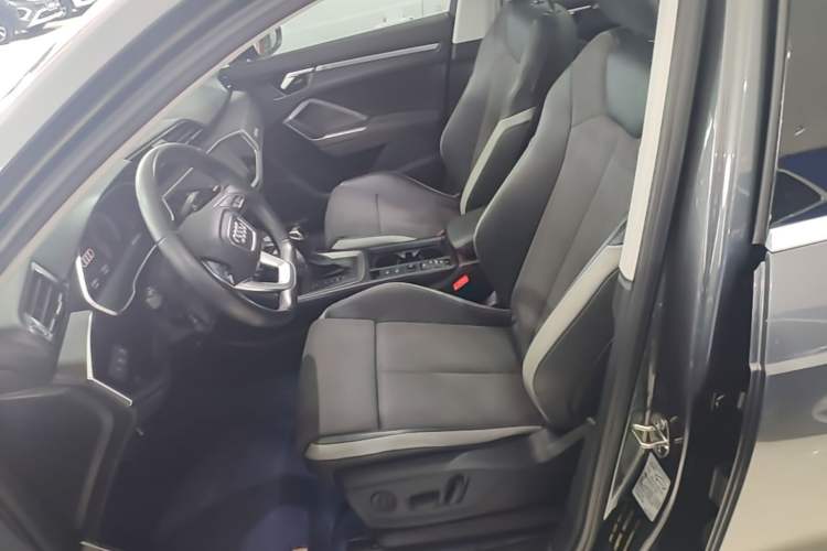 Used Audi Q3 2023 35 TFSI Fashion Dynamic Model (1.5T) Left Front Seat