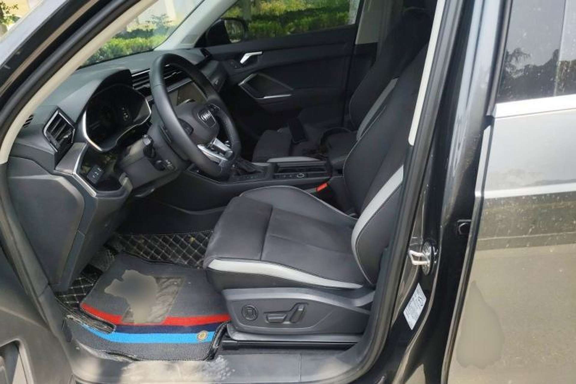 Used Audi Q3 2023 35 TFSI Fashion Dynamic Model (1.5T) Left Front Seat