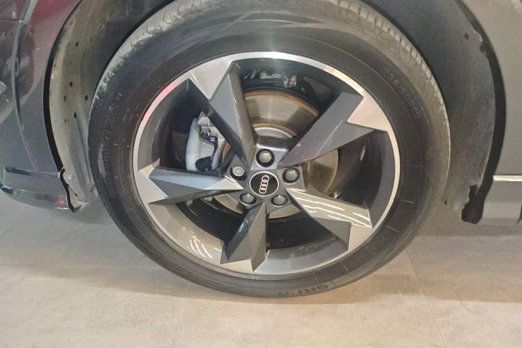 Used Audi Q3 2023 35 TFSI Fashion Dynamic Model (1.5T) Left Front Wheel Hub