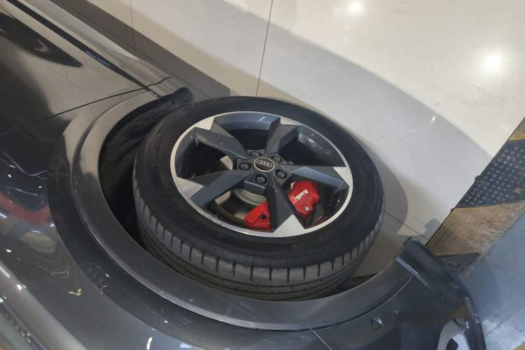 Used Audi Q3 2023 35 TFSI Fashion Dynamic Model (1.5T) Left Front Wheel Hub