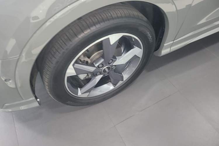 Used Audi Q3 2023 35 TFSI Fashion Dynamic Model (1.5T) Left Front Wheel Hub