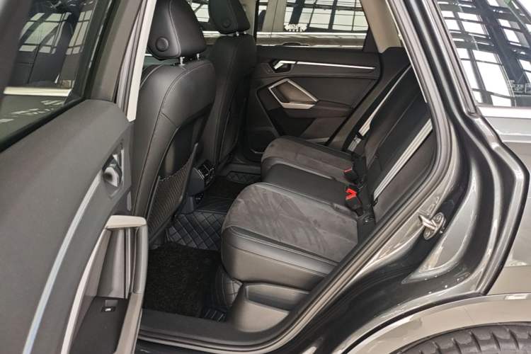 Used Audi Q3 2023 Updated 40 TFSI Fashionable and Dynamic Version Left Rear Seat