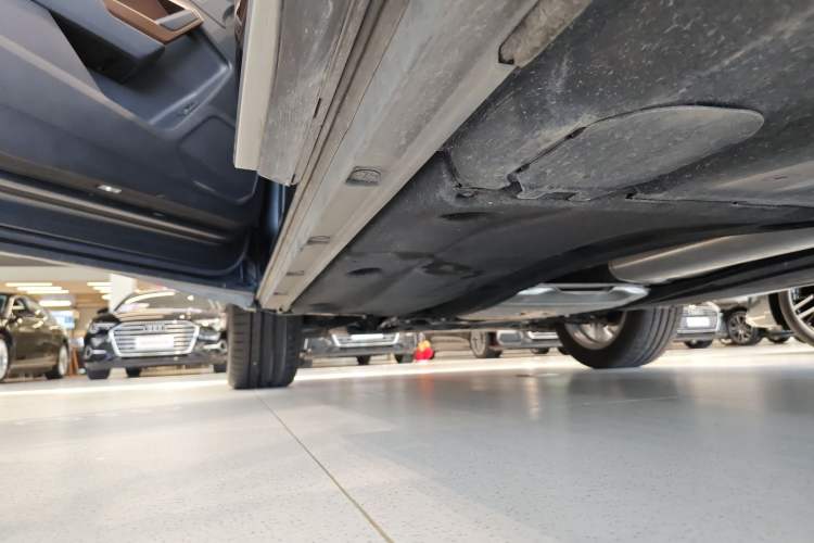 Used Audi Q3 2023 35 TFSI Fashion Elegant Version (1.5T) Left Side Sill