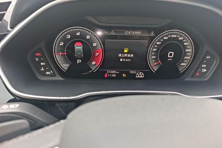 Used Audi Q3 2023 35 TFSI Fashion Dynamic Model (1.5T) Odometer Close Up