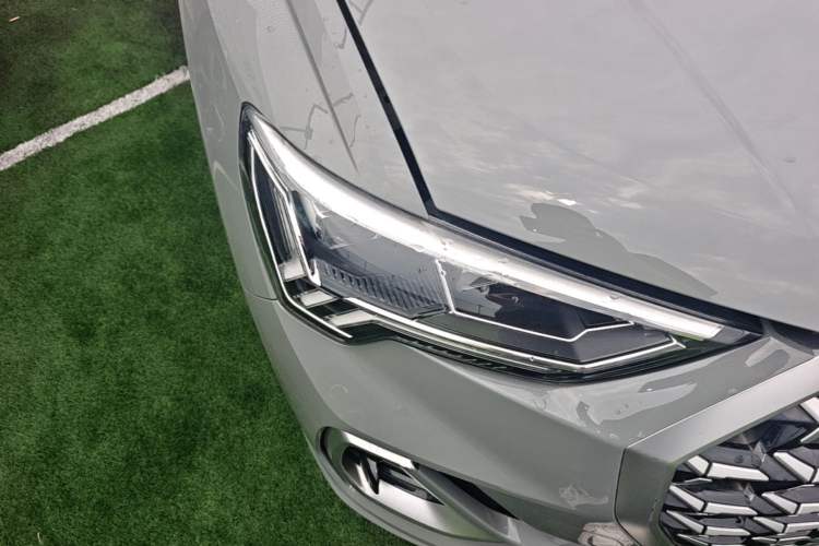 Used Audi Q3 2023 35 TFSI Fashion Dynamic Model (1.5T) Right Front Headlight