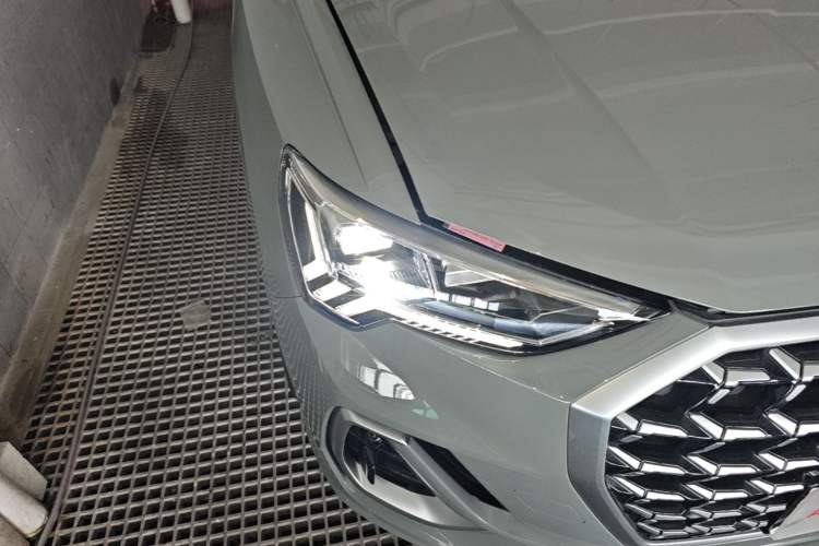 Used Audi Q3 2023 35 TFSI Fashion Dynamic Model (1.5T) Right Front Headlight
