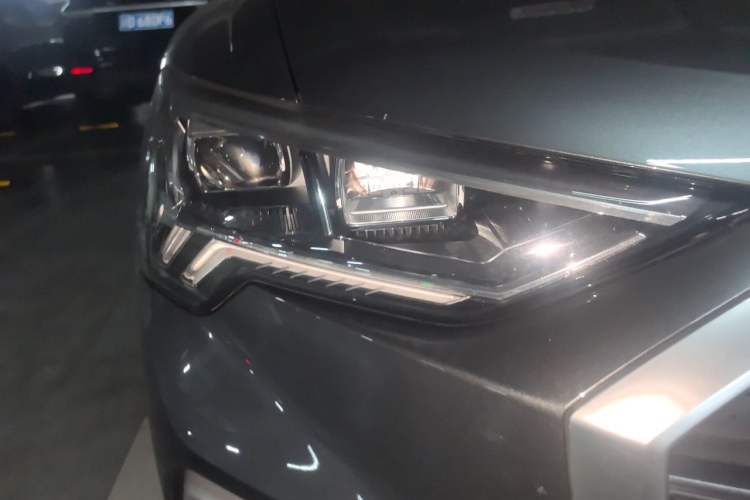 Used Audi Q3 2023 40 TFSI Fashion Dynamic Model Right Front Headlight