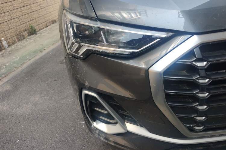 Used Audi Q3 2023 35 TFSI Fashion Dynamic Model (1.5T) Right Front Headlight