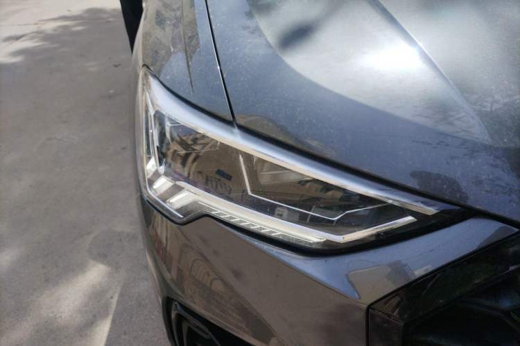 Used Audi Q3 2023 45 TFSI quattro Snow Sports Edition Right Front Headlight