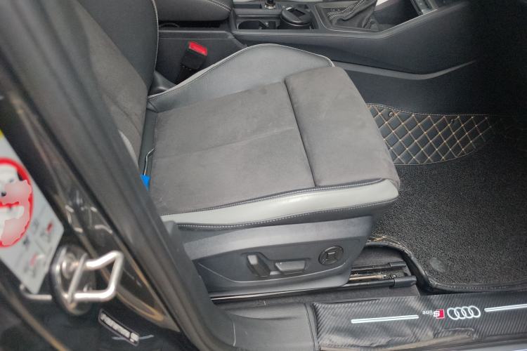 Used Audi Q3 2023 35 TFSI Fashion Dynamic Model (1.4T) Right Front Seat