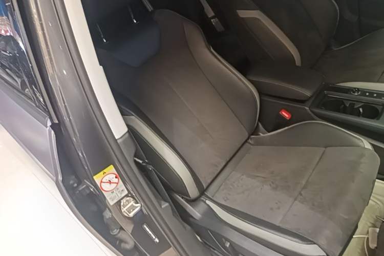 Used Audi Q3 2023 35 TFSI Fashion Dynamic Model (1.5T) Right Front Seat