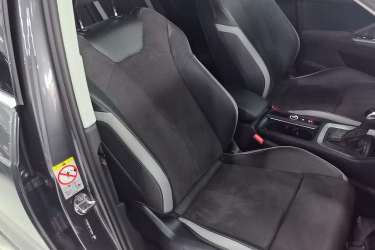 Used Audi Q3 2023 35 TFSI Fashion Dynamic Model (1.5T) Right Front Seat
