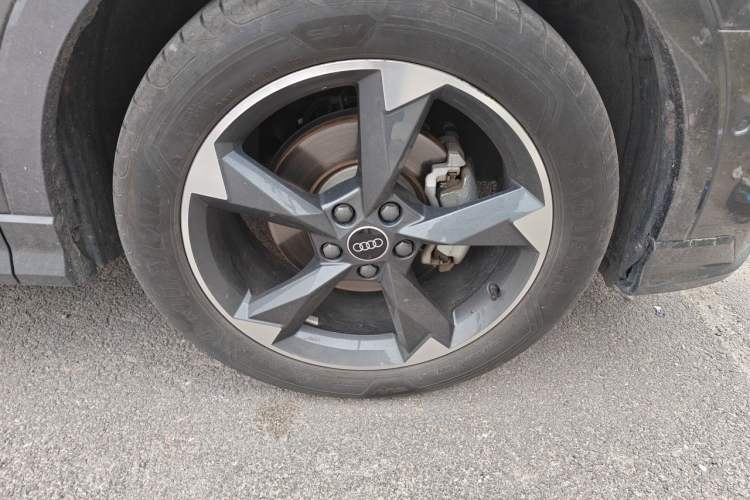 Used Audi Q3 2023 35 TFSI Fashion Dynamic Model (1.5T) Right Front Wheel Hub