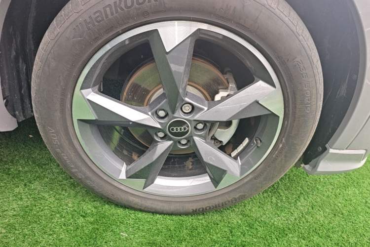 Used Audi Q3 2023 35 TFSI Fashion Dynamic Model (1.5T) Right Front Wheel Hub