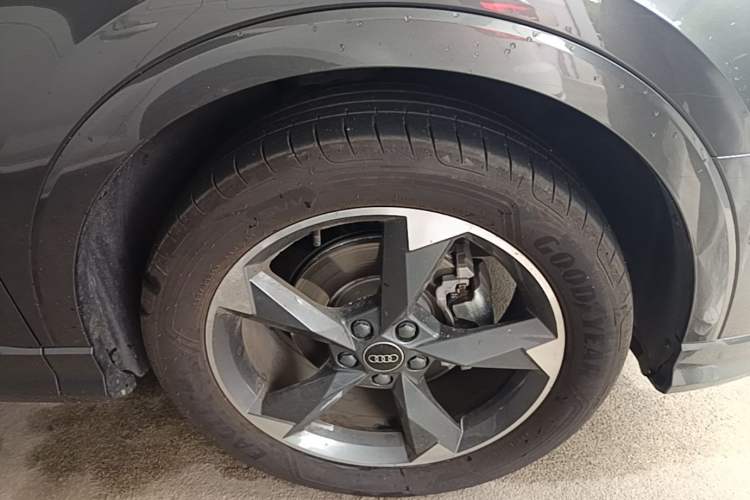 Used Audi Q3 2023 35 TFSI Fashion Dynamic Model (1.4T) Right Front Wheel Hub