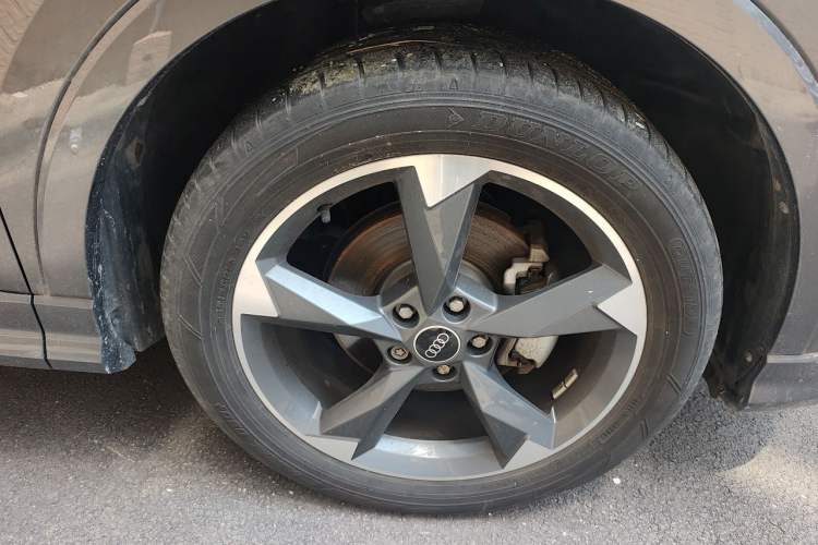 Used Audi Q3 2023 35 TFSI Fashion Dynamic Model (1.5T) Right Front Wheel Hub