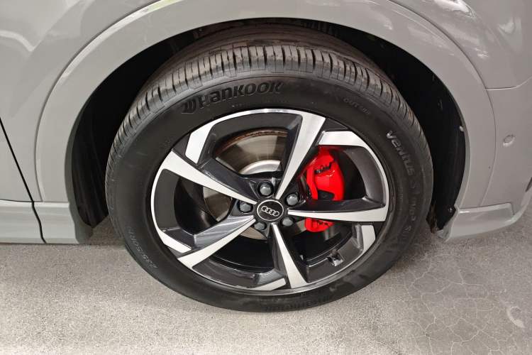 Used Audi Q3 2023 Updated 40 TFSI Fashionable and Dynamic Version Right Front Wheel Hub