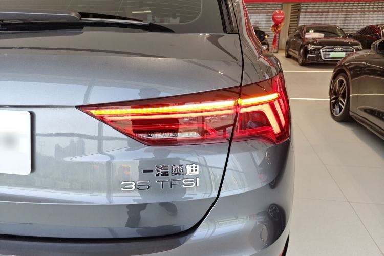 Used Audi Q3 2023 35 TFSI Fashion Elegant Version (1.5T) Right Rear Taillight